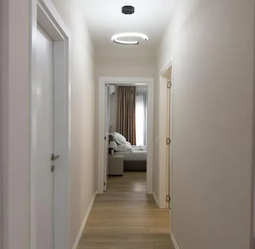 Welcome At Ds' Apartments! Διαμέρισμα Τίρανα