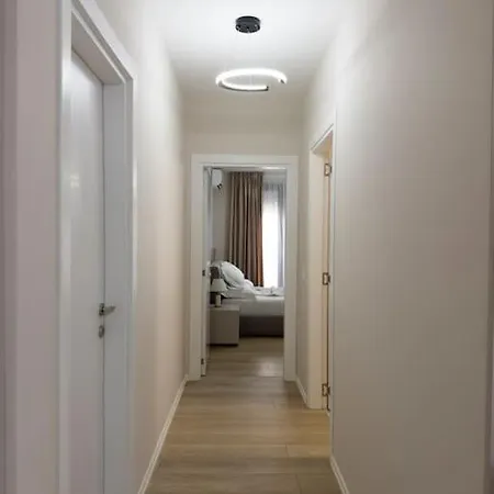 Welcome At Ds' Apartments! 아파트 티라나